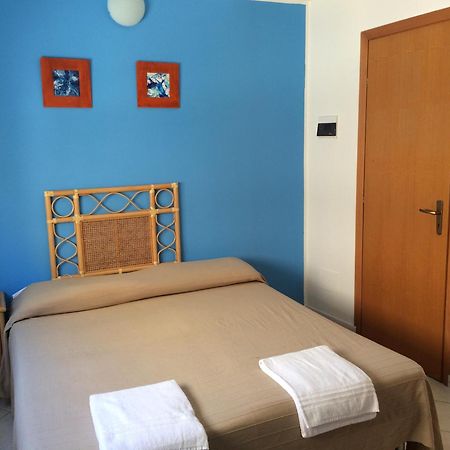 Hotel Il Triangolo Agnone Bagni Exteriör bild