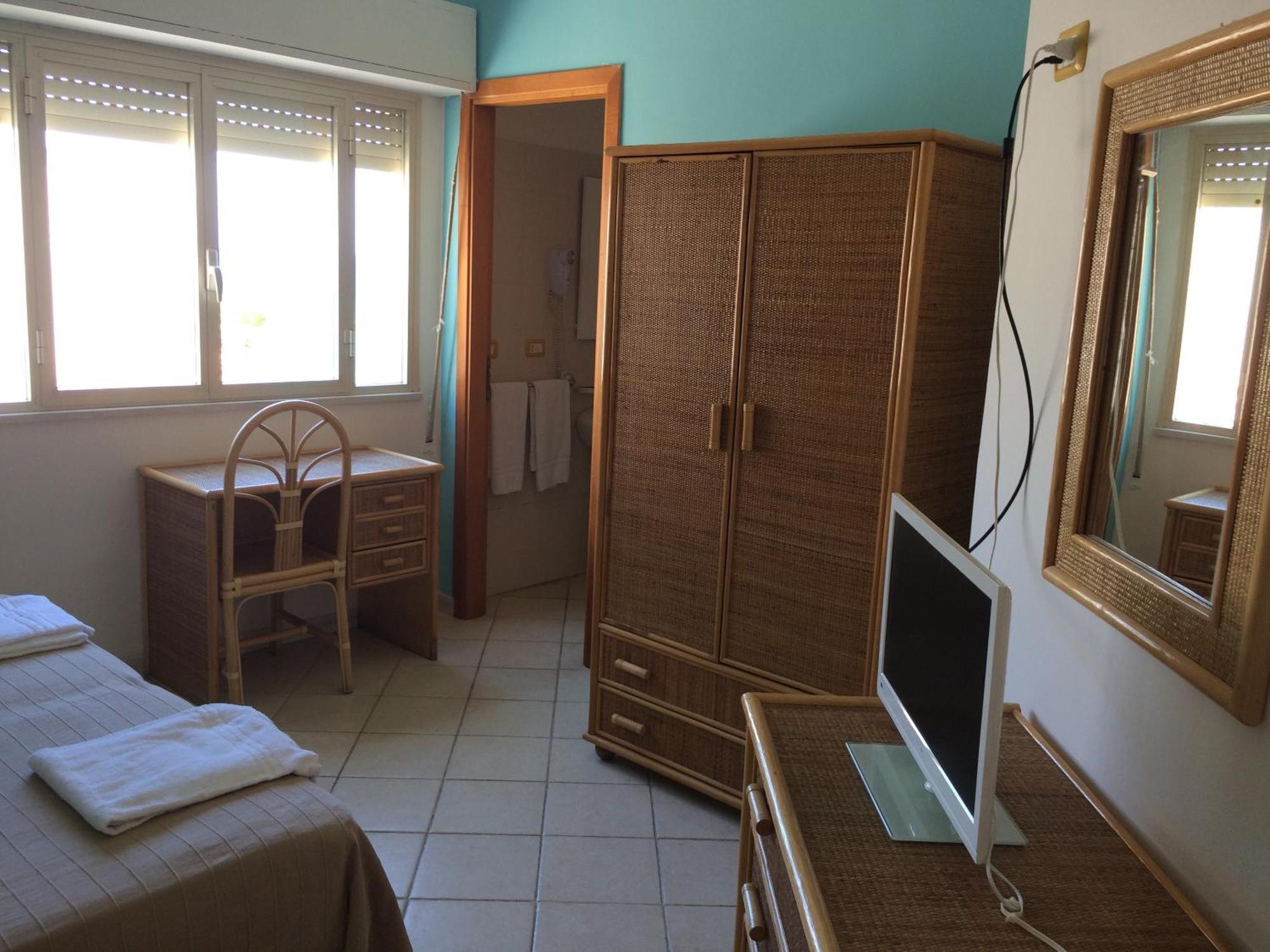 Hotel Il Triangolo Agnone Bagni Exteriör bild